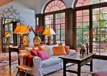 How to design an interior in Spanish style