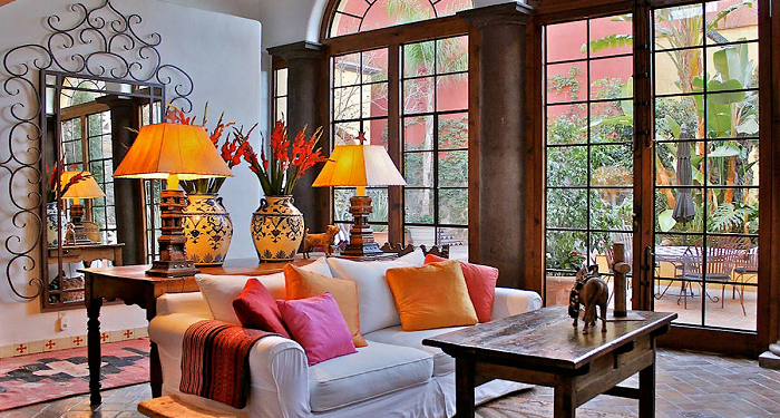 How to design an interior in Spanish style