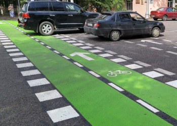 Parking rules in green and orange zones