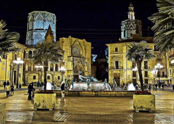 What is forbidden to do in Valencia at night