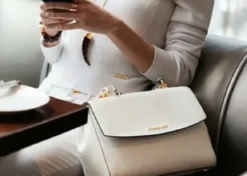 Features and criteria for choosing handbags for business meetings