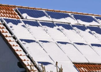 Чи можуть сонячні панелі працювати під час зими