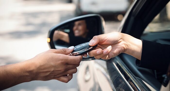 Top mistakes when renting a car in Oman without a deposit or credit card